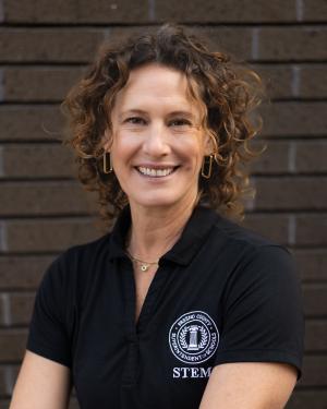 Shannon Crass headshot